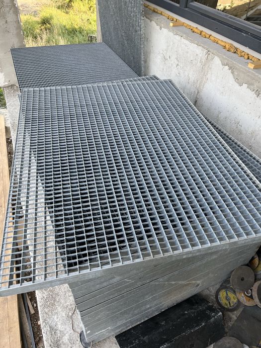 Trepte zincate galvanizate