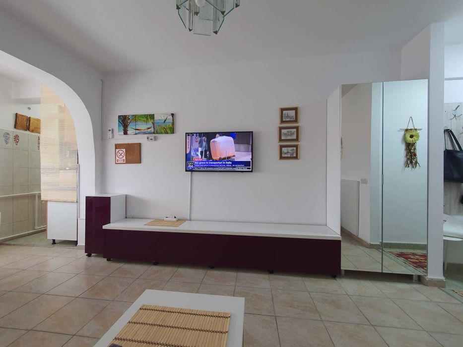 haina stofa dama si garsoniera de inchiriat in Eforie Nord