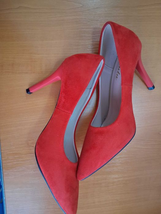 Pantofi eleganti roșii catifea