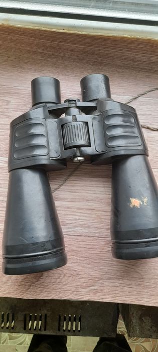 Продаётся бинокль.