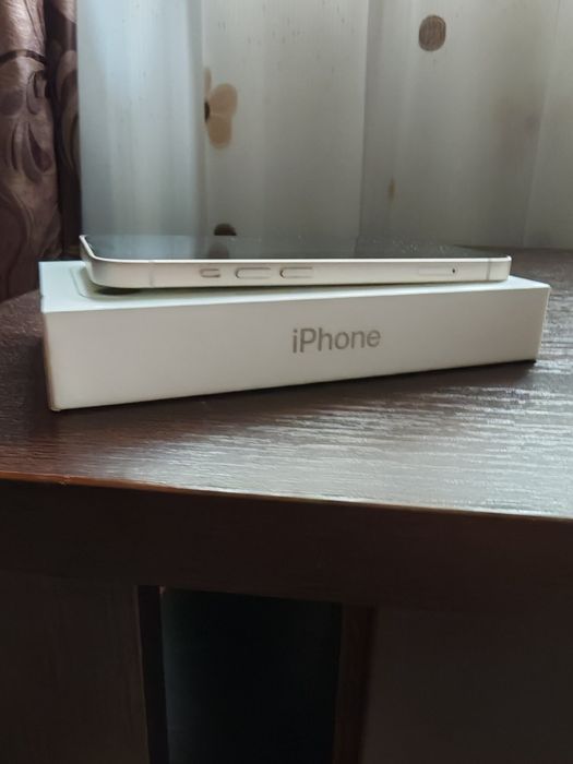 iPhone 13 în garantie
