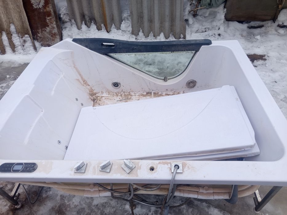 Продам ванную джакузи