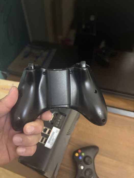 Продам xbox 360 в рабочем состоянии