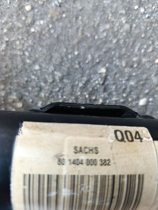 Амортисьори предни Мерцедес С200 перфектни оригинални