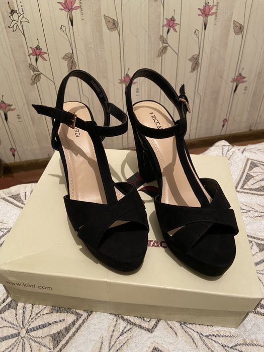 Туфли на каблуке