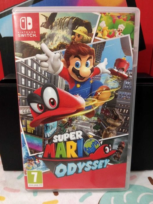 Nintendo Switch OLED със Super Mario Odyssey и калъф