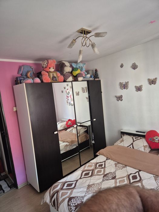 Vând apartament 3 camere Craiovita Nouă