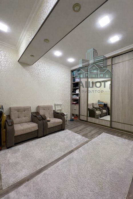 3/5/9 Массив Ялангач 71 м2 Эко базар