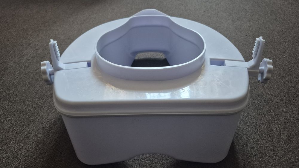 Насадка на унитаз / подъемник для туалета