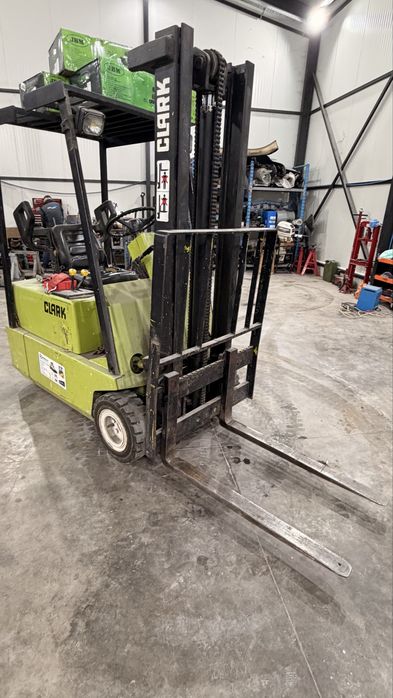 Vand motostrivuitor electric  clark tm 15