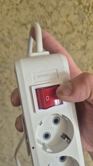 Сетевой фильтр удлинитель на 5 метров.