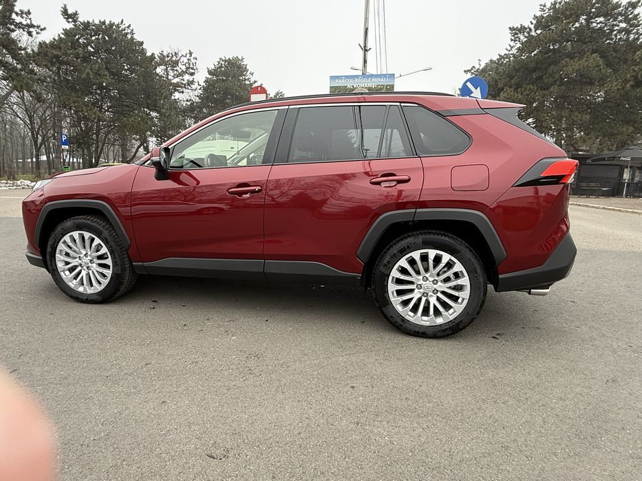 TOYOTA RAV4 2024 — imagine 3