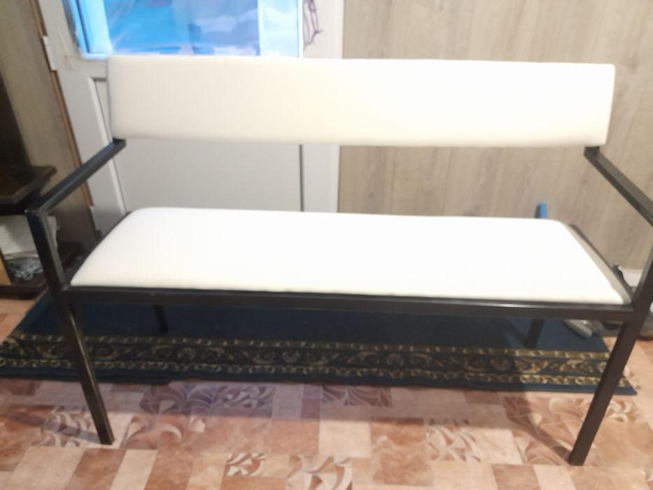 Продам скамейки по 25000.