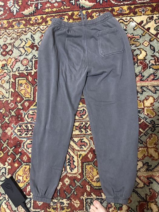 Pantaloni trening ca noi