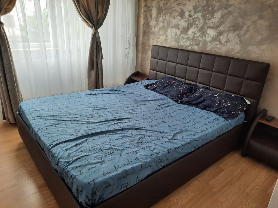 Inchiriez apartament.
