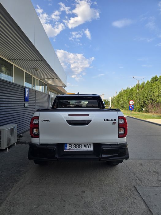 Toyota hilux gr sport 2