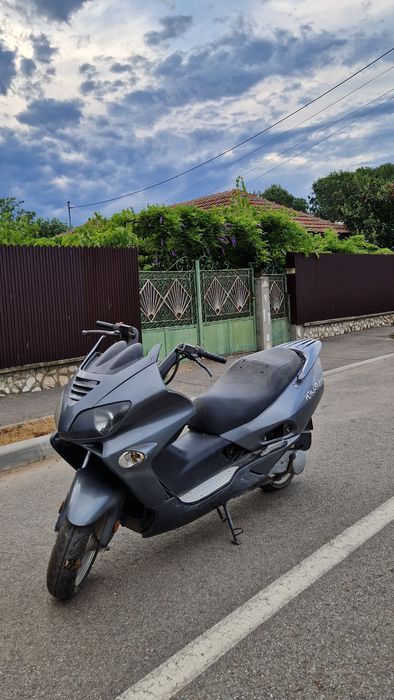 Vand scuter Relox