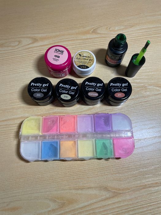 Комплект за маникюр + подарък