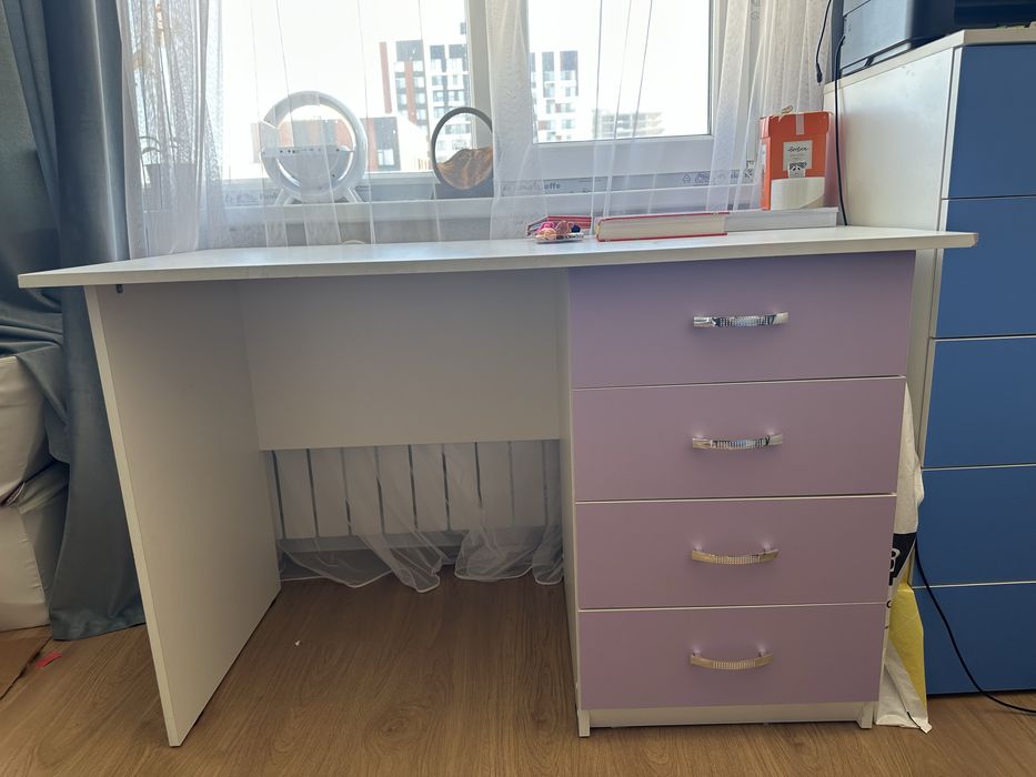 Стол письменный для школьника