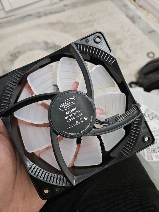 Продаю вентиляторы (2 штуки) для компьютера DeepCool