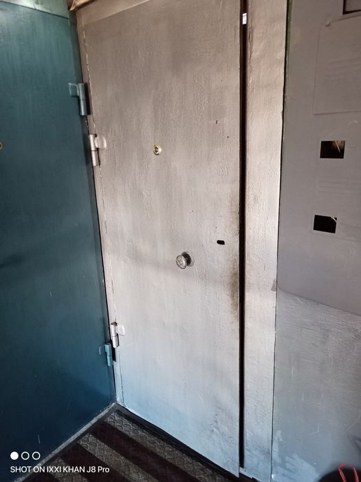 Продам входную дверь