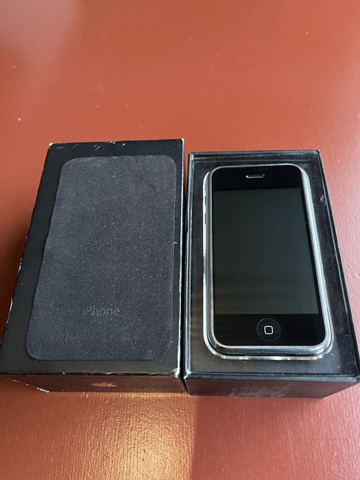 Iphone 2g, 8 gb.