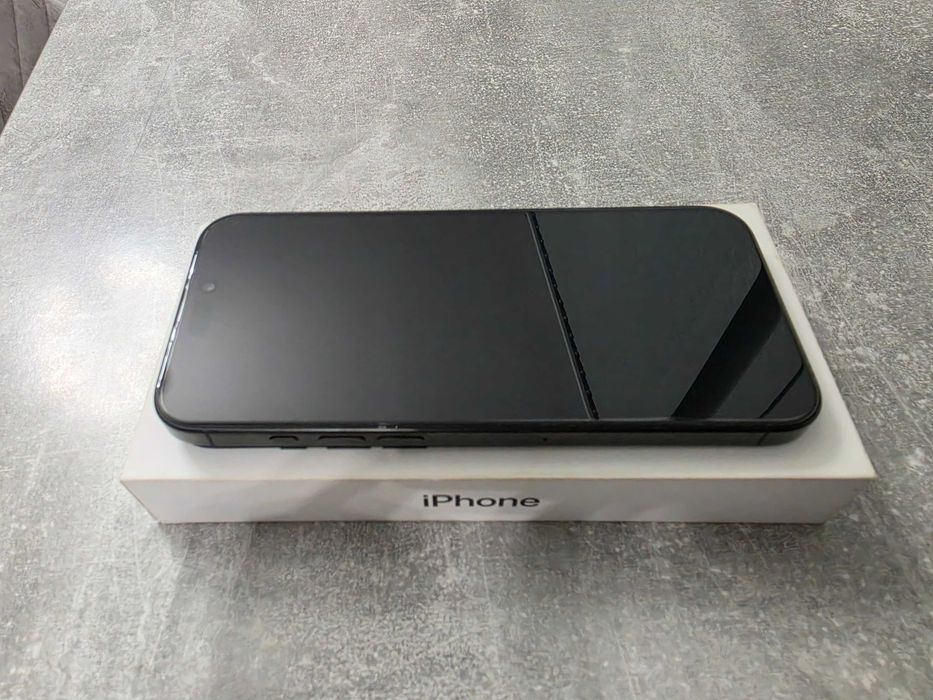 Iphone 16 pro max 256 гб като нов