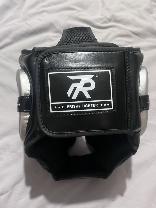 Шлем для смешанных единоборств