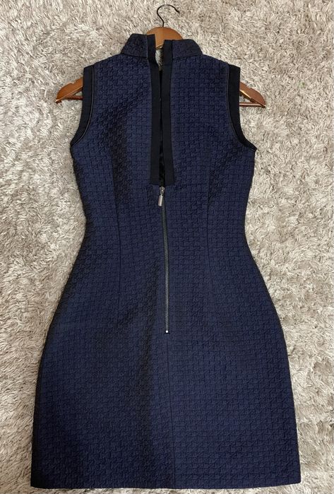 Стилна тъмносиня офис рокля