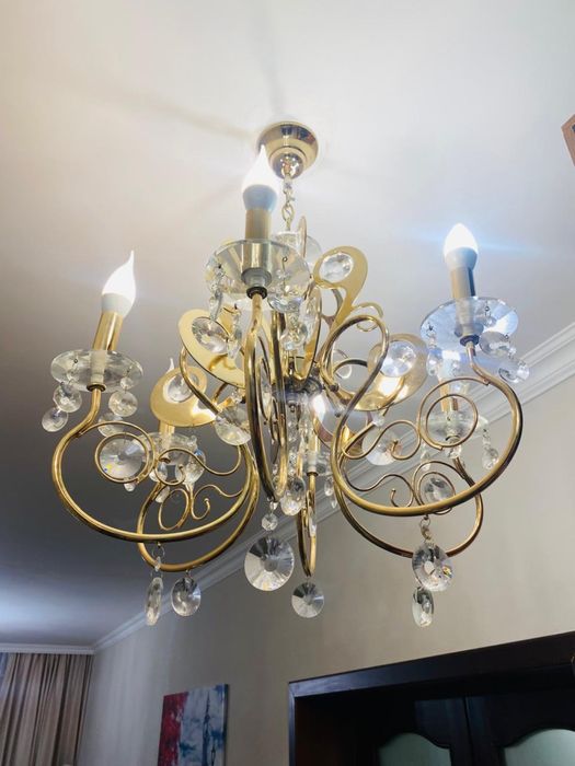 Люстры и светильники