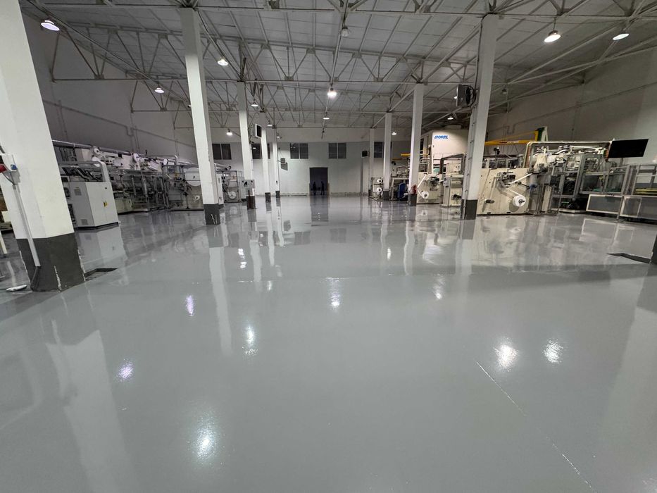 Устройство полимерных полов — быстро, чисто и с гарантией. Эпоксид