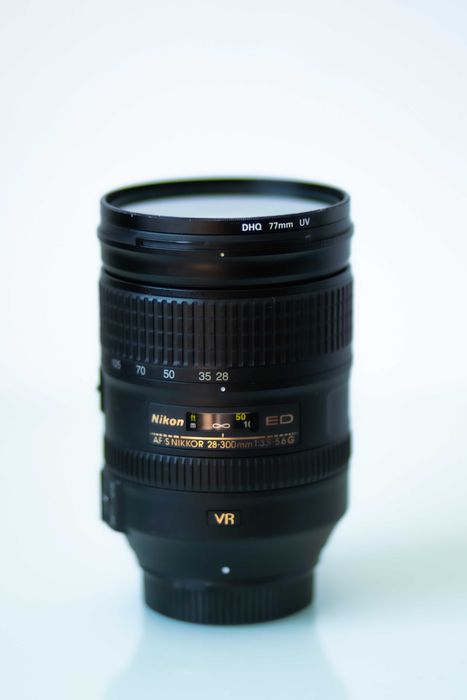 Obiectiv Nikon NIKKOR 28 - 300mm f3.5-5.6G ED VR Nikon stabilizare, impecabil