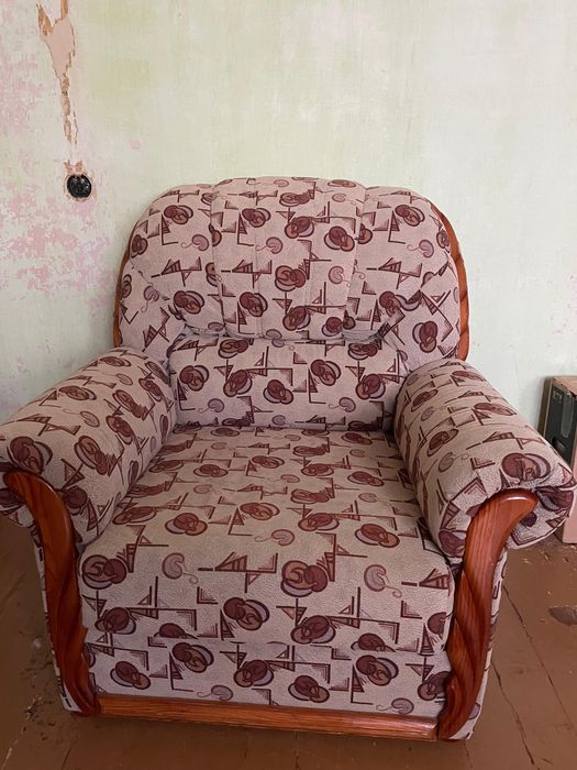 Продам большое кресло