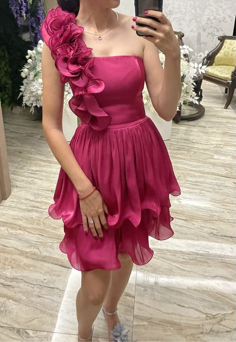 Vand rochita de ocazie.