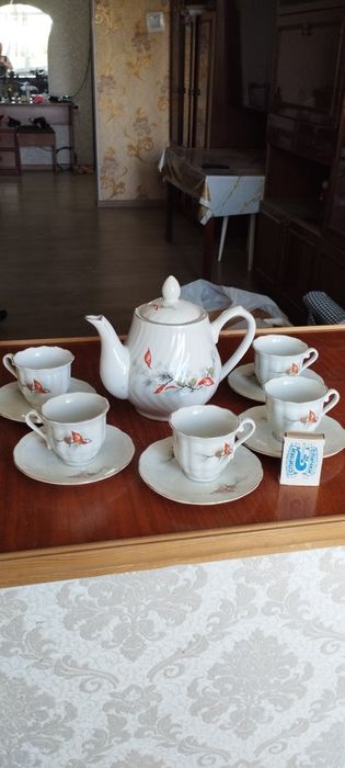 Продаётся кофейный сервиз.