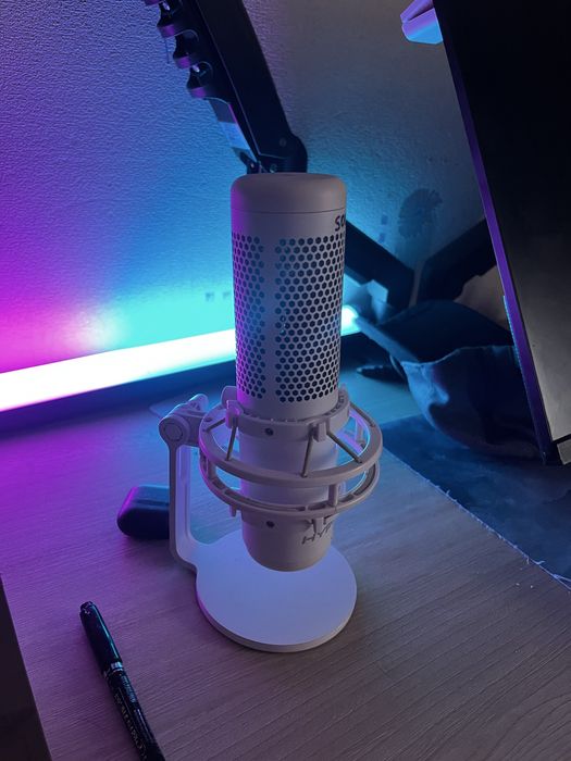 HyperX QuadCast — белый USB микрофон для стримов