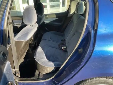 Кола peugeot 206 (пежо)