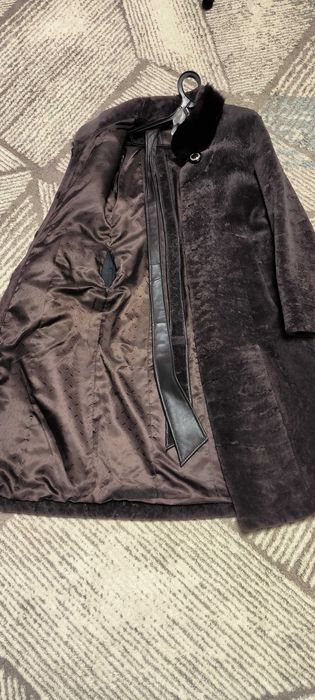 Продам верхнюю одежду