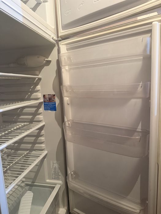 Продается холодильник Indesit