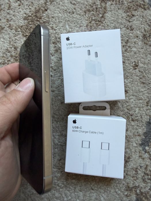 iPhone 15 Pro 90% baterie, Titanium