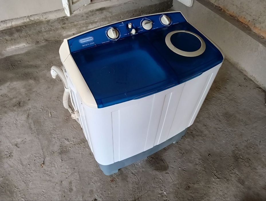 Kir moshina sotiladi