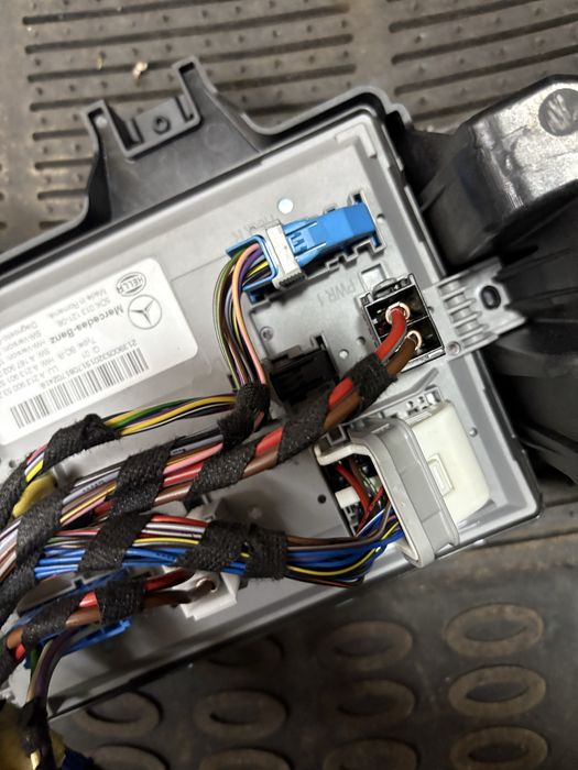 Mercedes w213 2.2cdi 194кс Заден SAM Модул