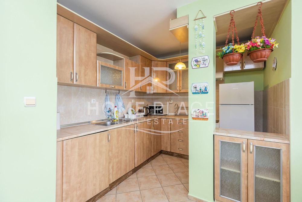 Дава се под наем Четиристаен апартамент в Варна, Център - 150 кв.м за 1200 € - Снимка #3