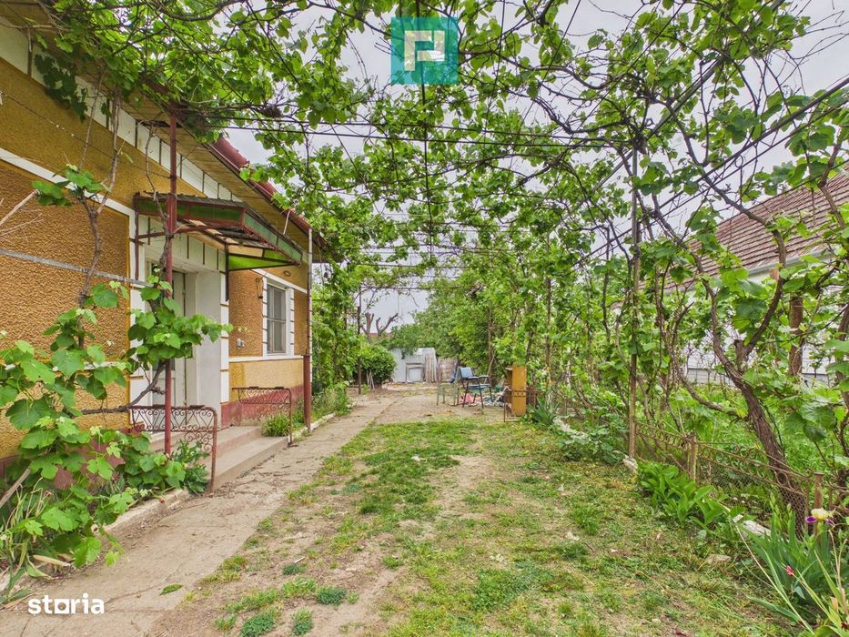 Casă din cărămidă cu teren 511mp- Semlac, jud.Arad