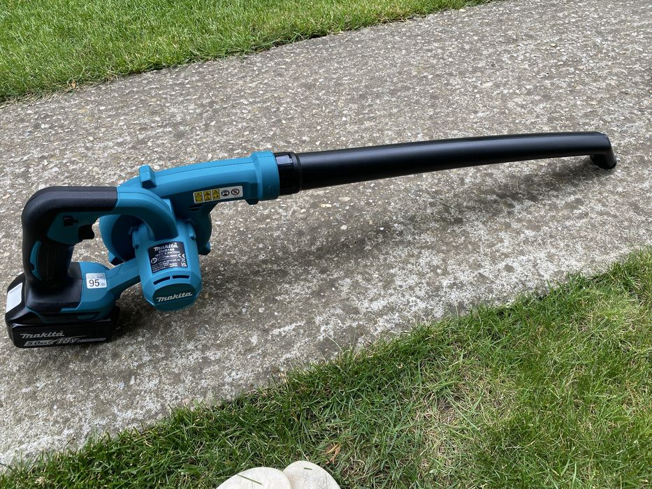 suflantă de frunze cu acumulator Makita DUB186Z LXT