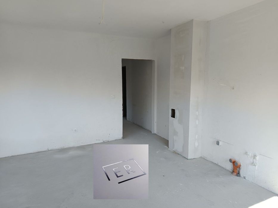 Продавам тристаен апартамент в кв. Карпузица