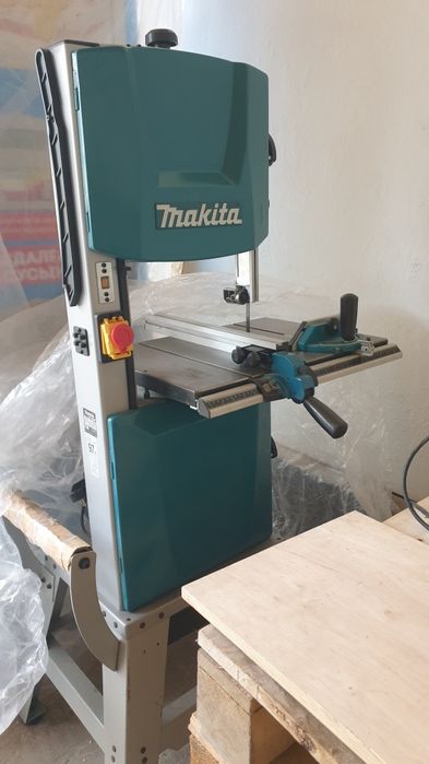 Продам оборудование столярные мебельные станки.