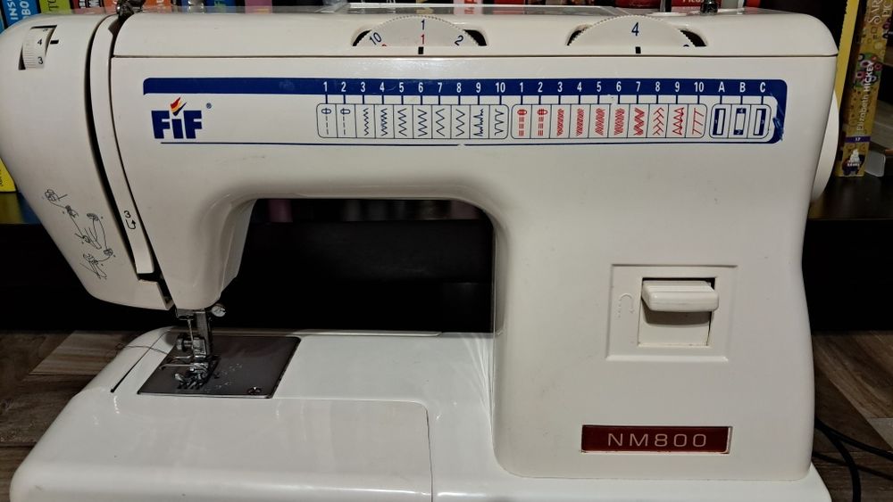 Mașină de cusut FiF