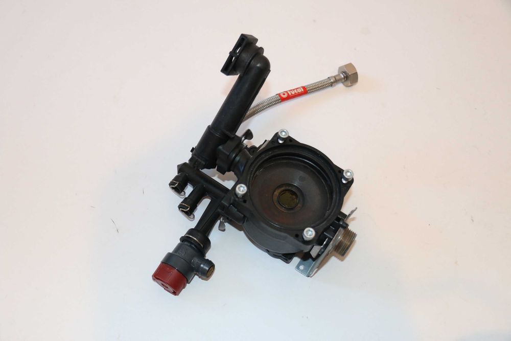 Grup hidraulic centrala Buderus GB012 si Bosch 2000 ZWB24-1