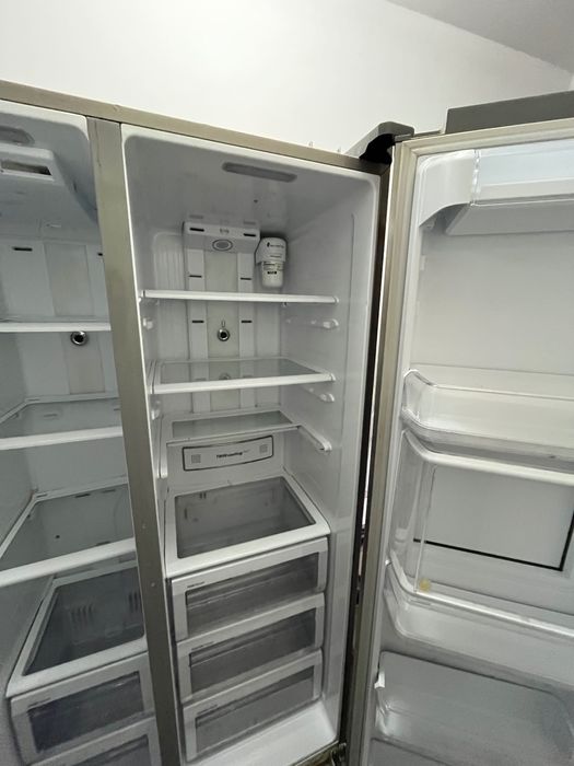 Frigider side by side Samsung